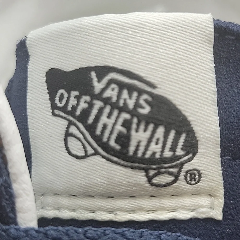Van's SK8-Hi Brand new in the box no lid authentic uper leather and textile size